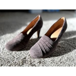 Clarks Taupe Narine Flora Suede Pump Heels